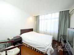 -忆江南酒店(交通大学咸宁路地铁站店)