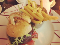 -db Bistro & Oyster Bar by Daniel Boulud(滨海湾金沙店)
