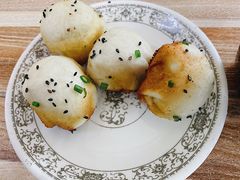 -老字号眼镜子煎包汤包店