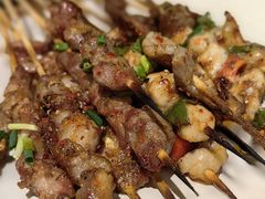 -山野的朋友露营炭火烤肉