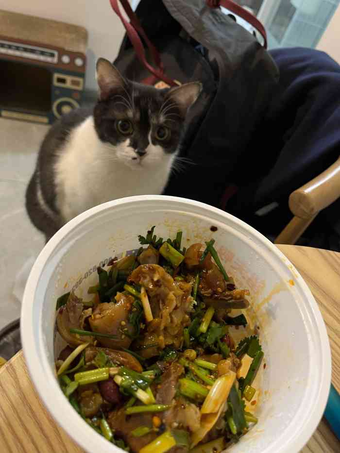 留夫鸭(杭州莲花街店)-"同办公室的小姑娘们经常下楼买素拌菜和白粥.