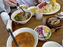 -芭黎人江景轻奢酒店(告庄西双景星光夜市店)