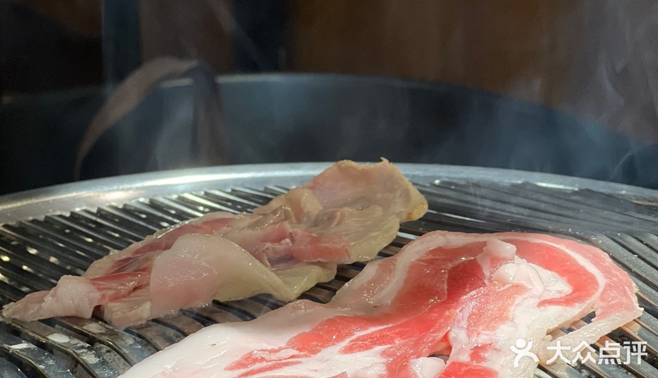 除了奋斗，啥都不如烤肉