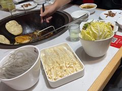 -鲁员外地锅鸡地锅鱼(古墩路店)