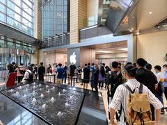 -Apple零售店(华贸购物中心店)