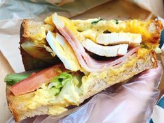 培根鸡肉俱乐部大嘴三明治-星巴克(大连瓦房店世纪广场店)