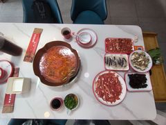 -毛辣果·贵州红酸汤牛肉火锅(西单店)