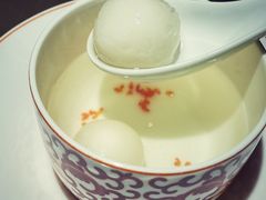 桂花燕窝汤圆-新荣记(BFC外滩金融中心店)