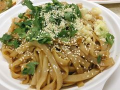 捞河粉-强记湛江鸡饭店·二十七年老字号(拱北店)