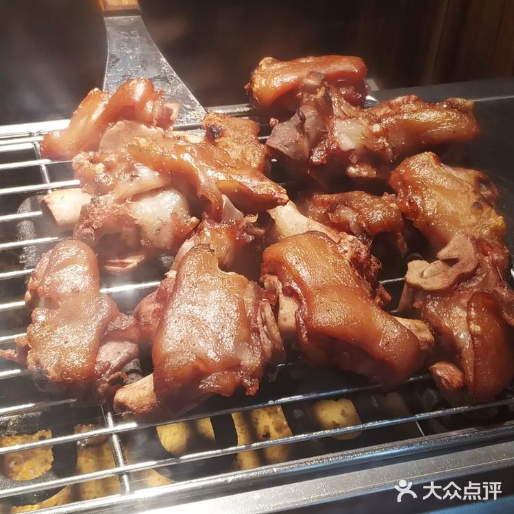农贸烤猪蹄
