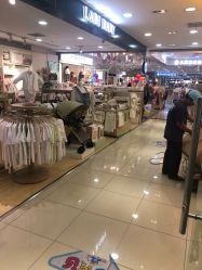 -爱婴室(上海嘉定罗宾森广场店)