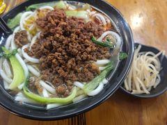 -丽虹云南过桥米线(兴工街店)