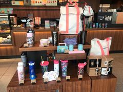 零售区-星巴克(广州百信广场东区店)