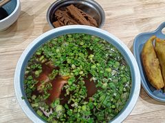 -老新隆牛肉锅贴(新街口店)