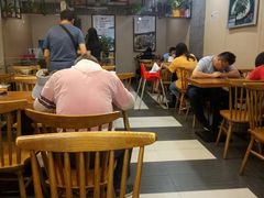 大堂-鑫花溪牛肉米粉(凤凰街创始总店)