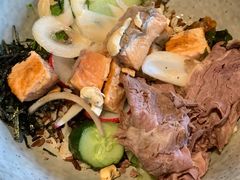 煎三文鱼牛油果色拉-Wagas沃歌斯(合生汇店)