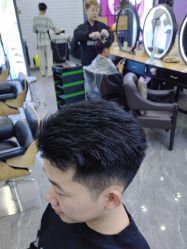 -藤野造型烫染·漂发