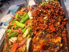 怪味烤鱼-江边城外烤全鱼(世茂广场店)