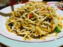 豆芽炒肉丝-永红源·啤酒烧烤海鲜大排档(台柳路店)