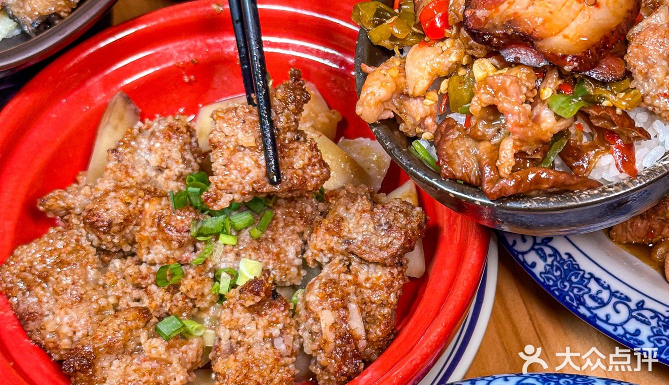 终于有能让我吃饱的中式小酒馆了，开始炫饭