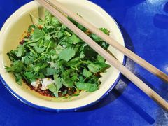 味碟-马路边边串串香(苗栗路店)