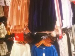 -优衣库(上海金桥国际商业广场店)