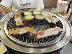 -围炉肉舍•炭烤活鳗•丹东海鲜烤肉(步行街店)