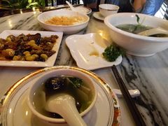 蟹粉豆腐-功德林(南京西路店)