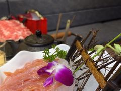 -老牌坊云南鱼豆花火锅(哈西万达店)