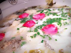 水果柠檬酸菜鱼-江渔儿酸菜鱼(东二环泰禾店)