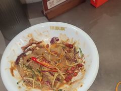 -锅飘飘·东北铁锅炖(雨花客厅店)
