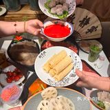 这家火锅。。。店员都被吃成好朋友拉❗️