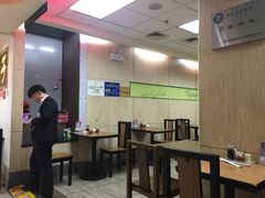 大堂-老边饺子馆(北京南站3店)