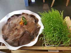 -左庭右院鲜牛肉火锅(浦江欢乐颂店)