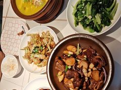 -阿瓦山寨·湘菜现炒·剁椒鱼头王(咸阳总店)