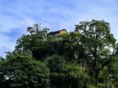 -高荡千年布依古寨旅游景区