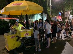 -詹爷爷乌节路街头冰淇淋