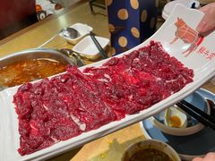 鲜牛肉-左庭右院鲜牛肉火锅(金山万达店)