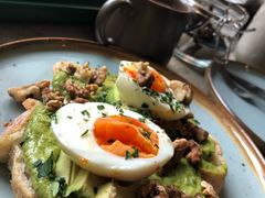 牛油果煮蛋吐司-RAC BAR(安福路店)