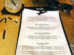 -Noir. Dining in the Dark