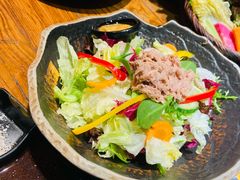 三文鱼沙拉-黑牛の店·和牛烧肉(大悦城店)