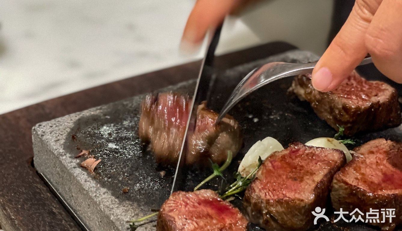 广州 | ABC首创分段式石烧牛扒🥩五成熟玫瑰色一口沉醉🤤