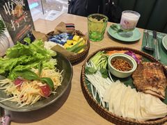 猪颈肉什锦拼-mango tree芒果树泰国餐厅(青岛万象城店)