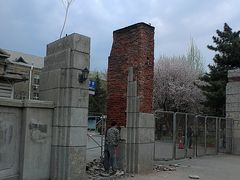 正在修整的小南门-辽宁大学(崇山校区)
