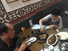 -临街徽菜馆·正宗黄山味