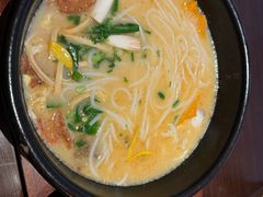 -银米·云南传统过桥米线(双廊黑金冠店)