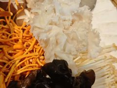 -尚尚仙·酸汤猪手·猪肚鸡火锅(华联万柳购物中心店)