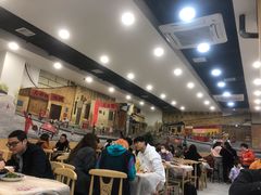 大堂-江城燕子大排档(江汉路步行街店)