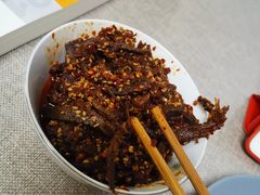 麻辣牛肉干-鑫记婆婆兔·成都特产·兔头手撕兔(太古里店)