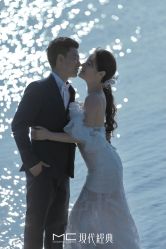 -现代经典婚纱摄影